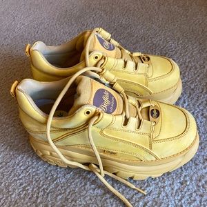 Buffalo London sneakers